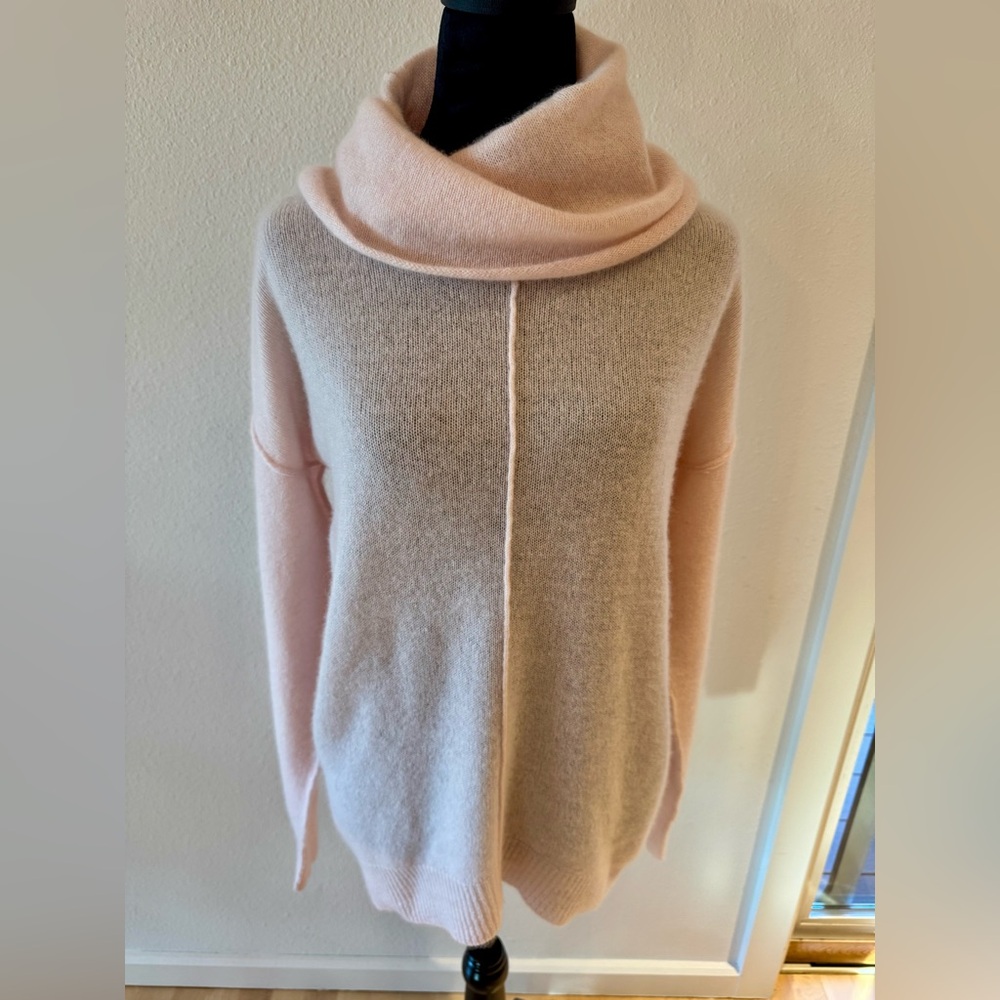 Max Studio soft pink cashmere sweater M
